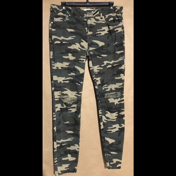 Forever 21 Women’s Green Camo Jegging Pants, U.S Size 31, E.U Size 46 - Picture 1 of 6